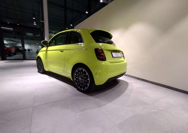 Fiat 500 cena 163700 przebieg: 5, rok produkcji 2023 z Mrągowo małe 154